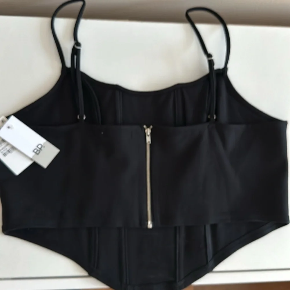 NWT BP. Structured Crop top w/zip up back - Size XL - Picture 2 of 3